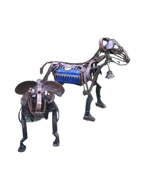 Moutons Moutons - Réalisés avec vieux outils, pieds de baignoire fonte, pièces auto, ressorts de sommiers, bidon tôle